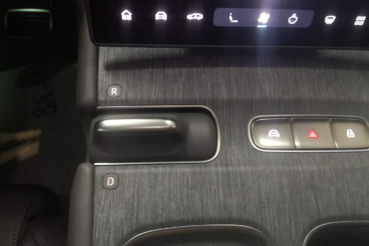 Used Nio ET7 2024 75 kWh Executive Signature Edition Gear Lever
