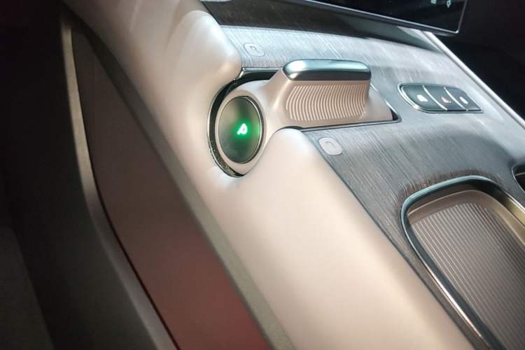 Used Nio ET7 2024 100kWh Executive Signature Edition Gear Lever