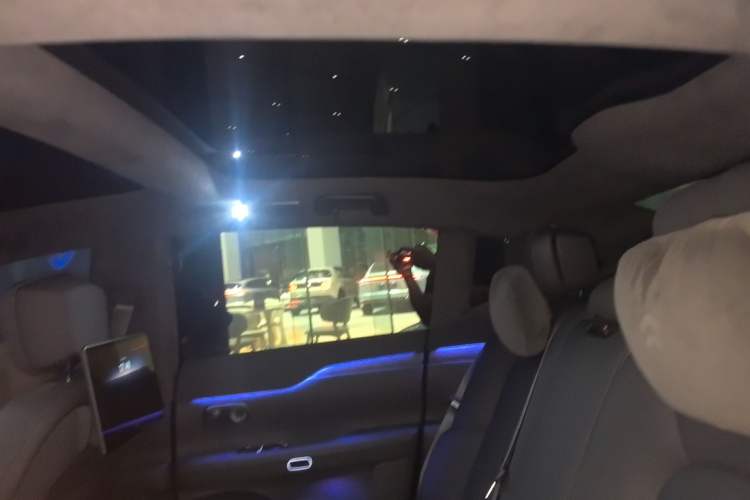 Used Nio ET7 2024 75 kWh Executive Signature Edition Headliner