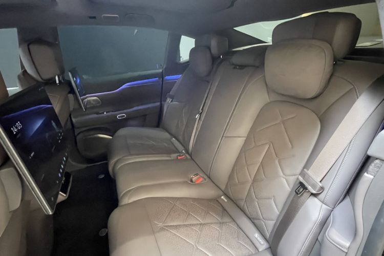 Used Nio ET7 2024 100kWh Executive Signature Edition Interior 10