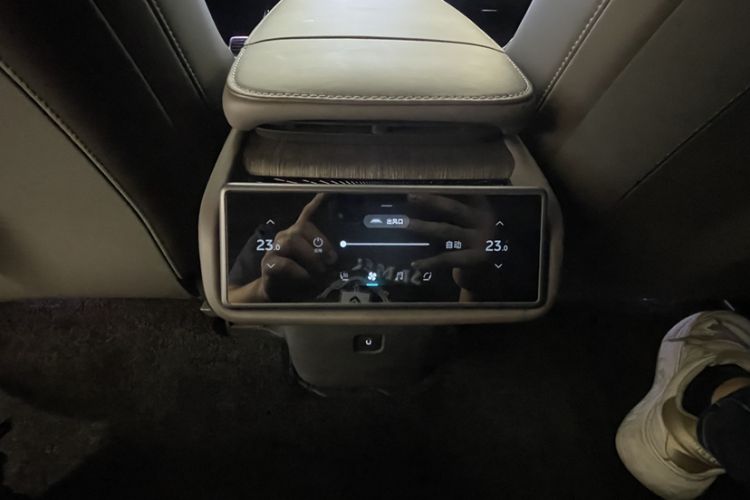 Used Nio ET7 2024 100kWh Executive Signature Edition Interior 14