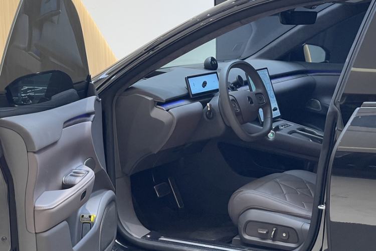 Used Nio ET7 2024 100kWh Executive Signature Edition Interior 2