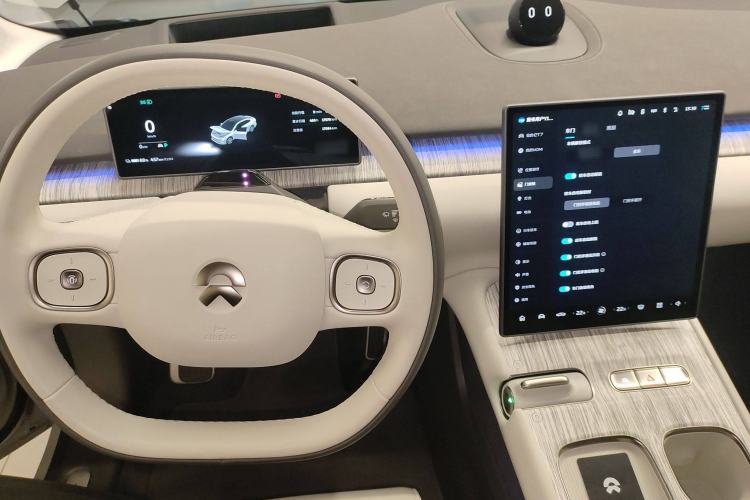 Used Nio ET7 2024 75 kWh Executive Signature Edition Interior 2