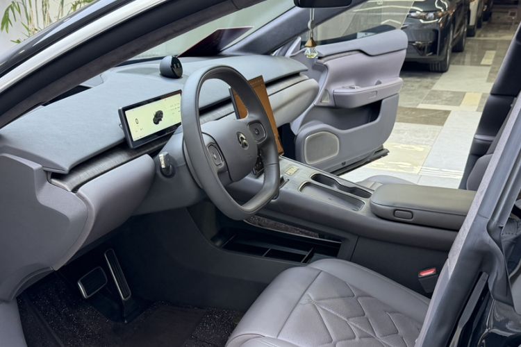 Used Nio ET7 2024 75 kWh Executive Edition Interior 4