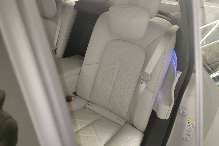 Used Nio ET7 2024 75 kWh Executive Signature Edition Interior 4