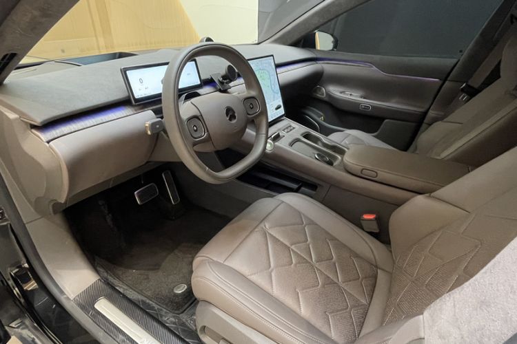 Used Nio ET7 2024 100kWh Executive Signature Edition Interior 9