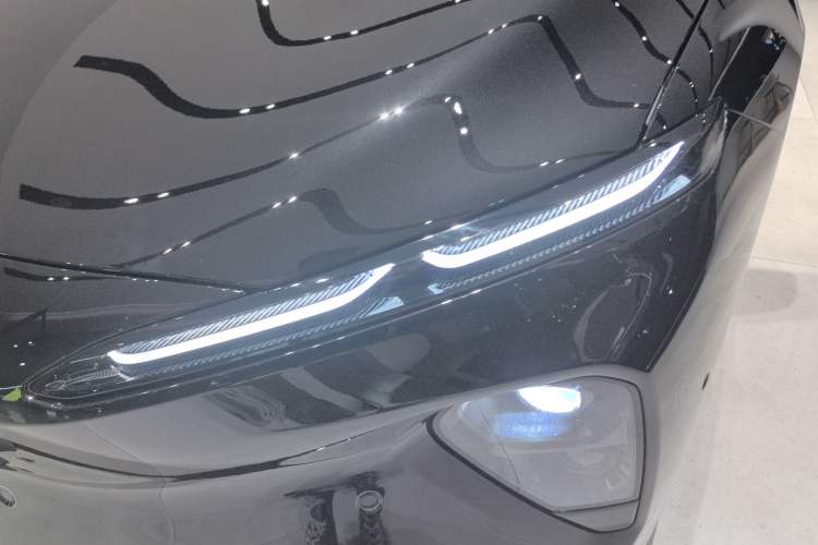 Used Nio ET7 2024 100kWh Executive Signature Edition Left Front Headlight