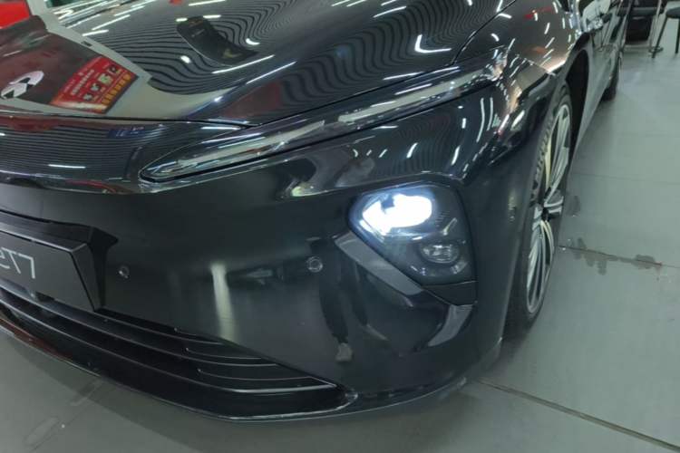 Used Nio ET7 2024 75 kWh Executive Signature Edition Left Front Headlight