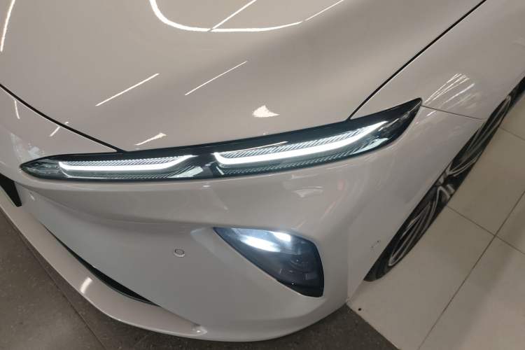 Used Nio ET7 2024 75 kWh Executive Signature Edition Left Front Headlight