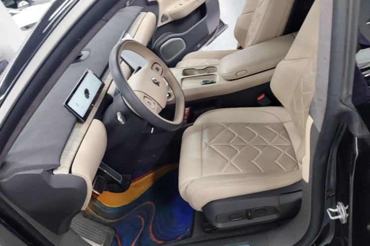 Used Nio ET7 2024 75 kWh Executive Signature Edition Left Front Seat