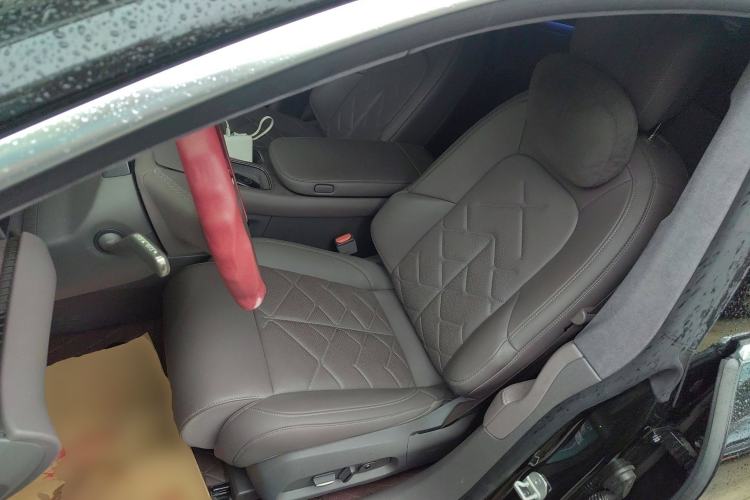 Used Nio ET7 2024 75 kWh Executive Signature Edition Left Front Seat