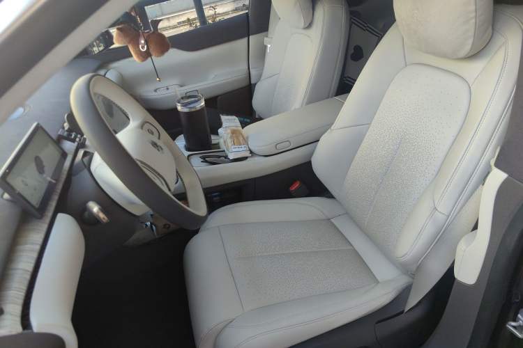 Used Nio ET7 2024 75 kWh Executive Edition Left Front Seat