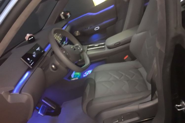 Used Nio ET7 2024 75 kWh Executive Signature Edition Left Front Seat