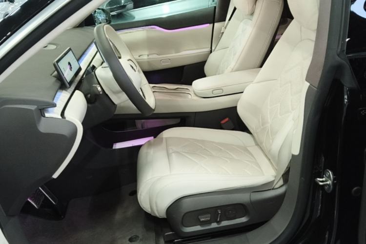 Used Nio ET7 2024 75 kWh Executive Signature Edition Left Front Seat