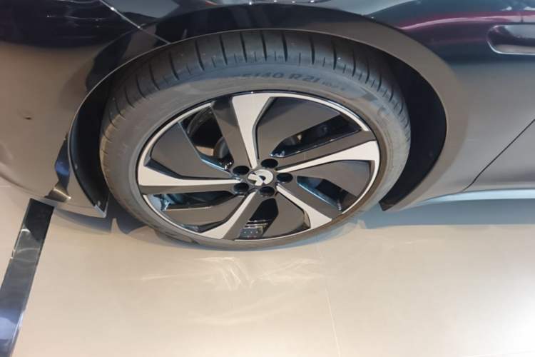Used Nio ET7 2024 75 kWh Executive Signature Edition Left Front Wheel Hub