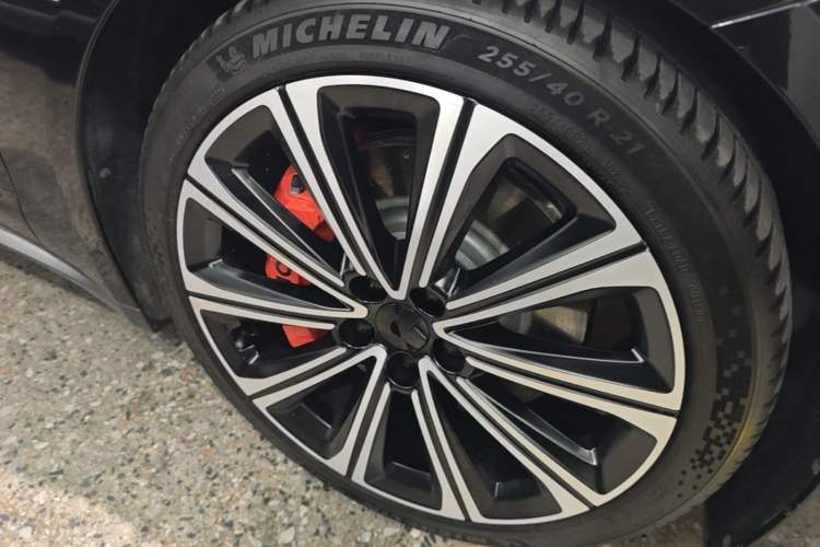 Used Nio ET7 2024 75 kWh Executive Signature Edition Left Front Wheel Hub
