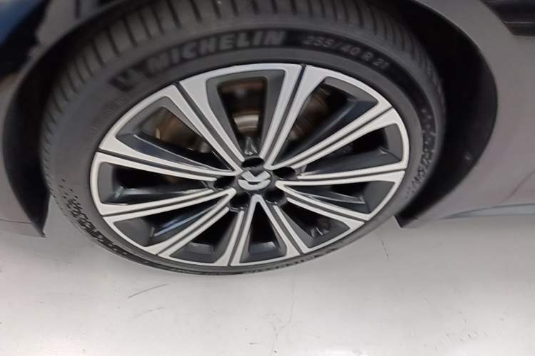Used Nio ET7 2024 75 kWh Executive Edition Left Front Wheel Hub