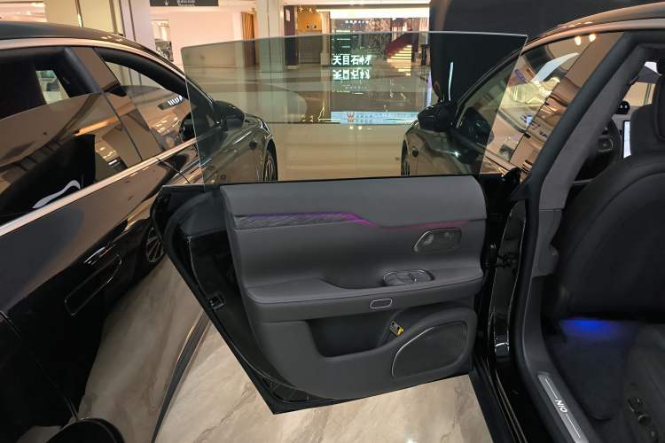 Used Nio ET7 2024 75 kWh Executive Edition Left Rear Door Interior