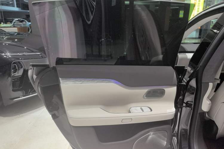 Used Nio ET7 2024 100kWh Executive Signature Edition Left Rear Door Interior