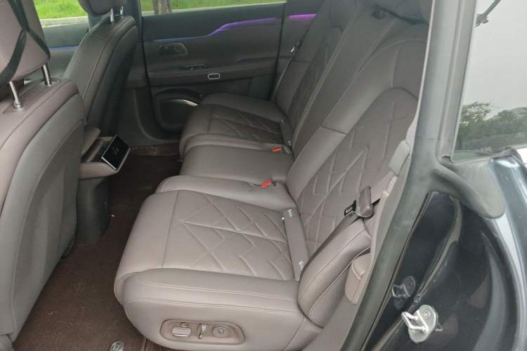Used Nio ET7 2024 75 kWh Executive Edition Left Rear Seat