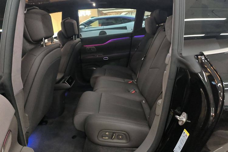 Used Nio ET7 2024 75 kWh Executive Edition Left Rear Seat