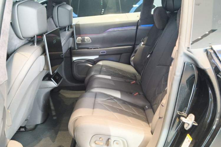 Used Nio ET7 2024 100kWh Executive Signature Edition Left Rear Seat
