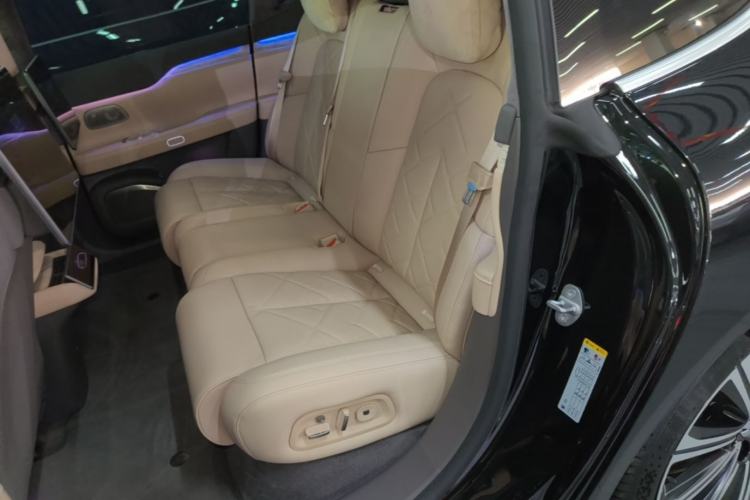 Used Nio ET7 2024 75 kWh Executive Signature Edition Left Rear Seat