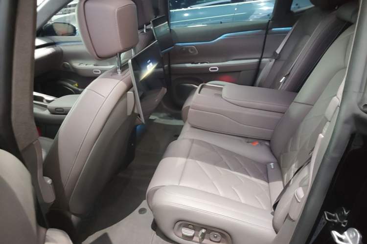 Used Nio ET7 2024 100kWh Executive Signature Edition Left Rear Seat