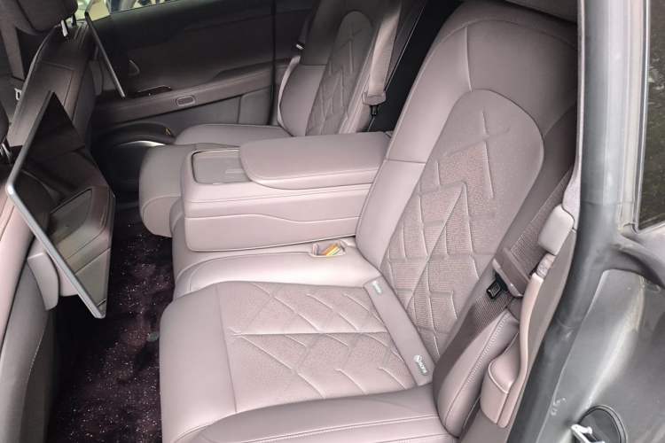 Used Nio ET7 2024 75 kWh Executive Signature Edition Left Rear Seat
