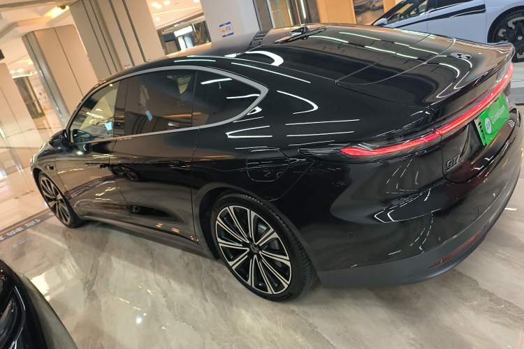 Used Nio ET7 2024 75 kWh Executive Edition Left Side