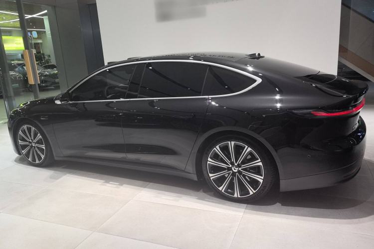 Used Nio ET7 2024 100kWh Executive Signature Edition Left Side