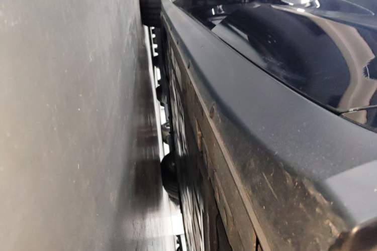 Used Nio ET7 2024 75 kWh Executive Signature Edition Left Side Sill