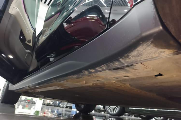 Used Nio ET7 2024 75 kWh Executive Signature Edition Left Side Sill