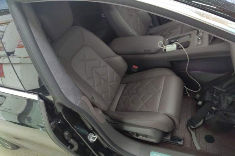 Used Nio ET7 2024 75 kWh Executive Signature Edition Right Front Seat
