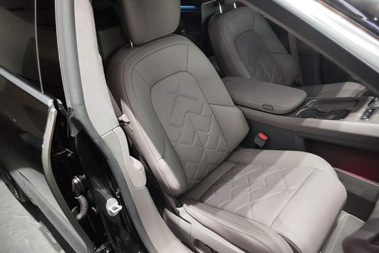 Used Nio ET7 2024 100kWh Executive Signature Edition Right Front Seat