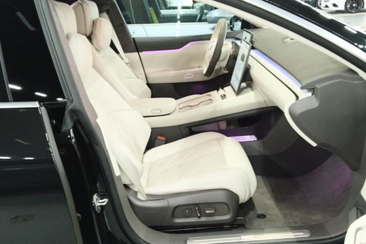 Used Nio ET7 2024 75 kWh Executive Signature Edition Right Front Seat