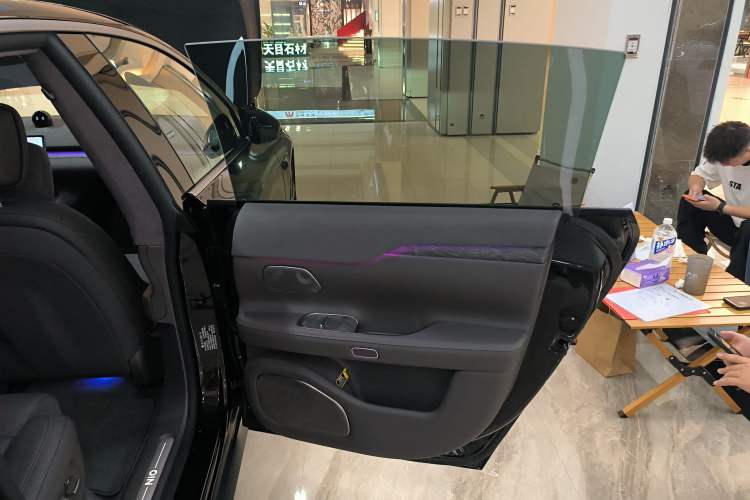 Used Nio ET7 2024 75 kWh Executive Edition Right Rear Door Interior