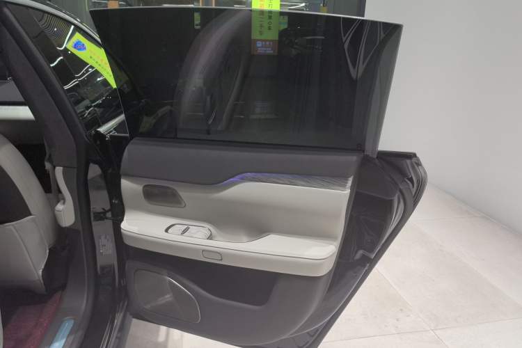 Used Nio ET7 2024 100kWh Executive Signature Edition Right Rear Door Interior