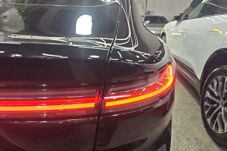 Used Nio ET7 2024 75 kWh Executive Signature Edition Right Rear Taillight