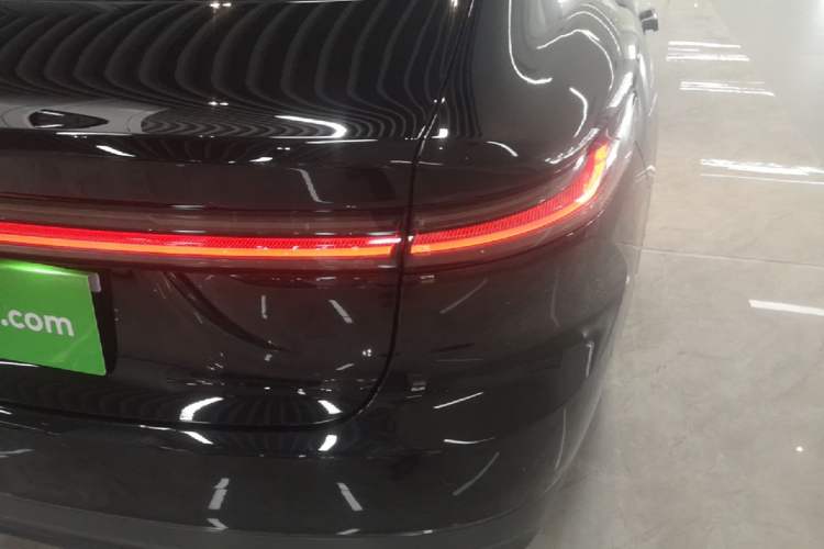 Used Nio ET7 2024 75 kWh Executive Signature Edition Right Rear Taillight