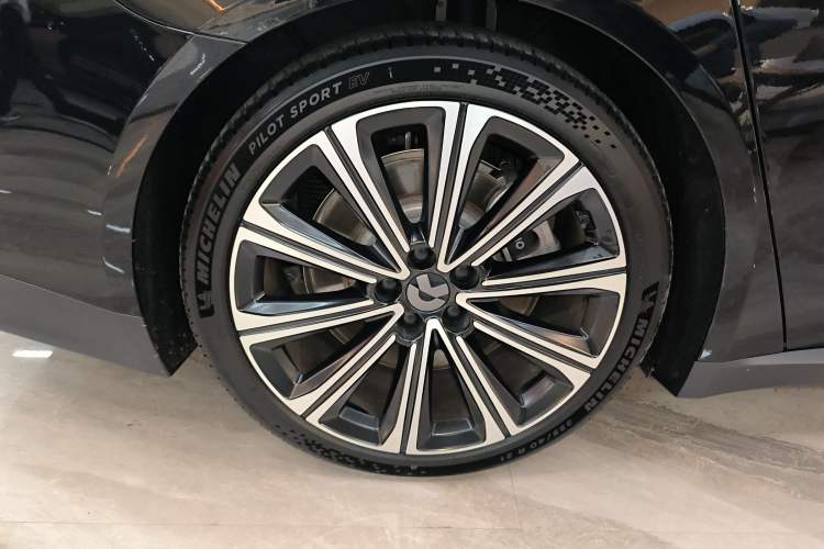 Used Nio ET7 2024 75 kWh Executive Edition Right Rear Wheel Hub