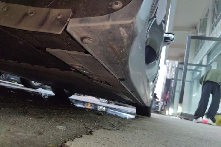 Used Nio ET7 2024 75 kWh Executive Signature Edition Right Side Sill