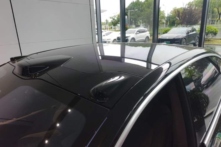 Used Nio ET7 2024 75 kWh Executive Signature Edition Roof