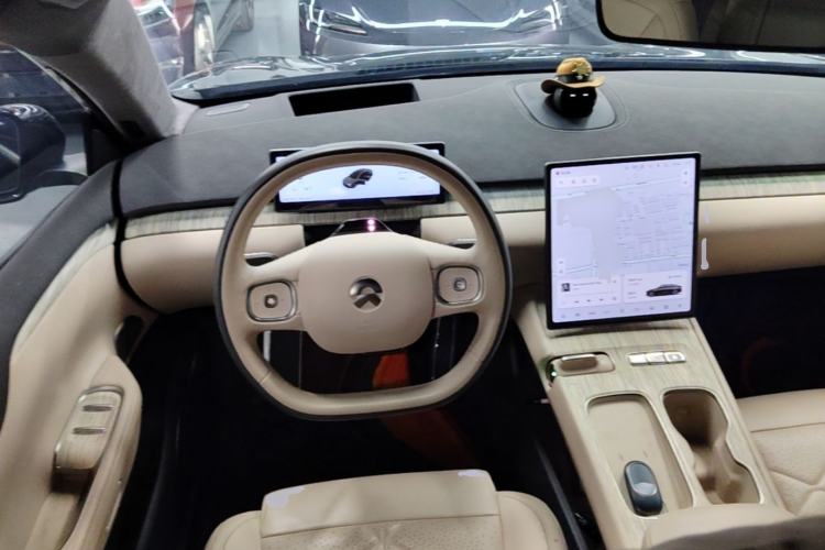 Used Nio ET7 2024 75 kWh Executive Signature Edition Steering Wheel