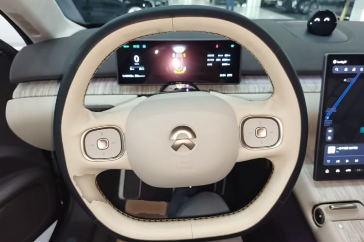 Used Nio ET7 2024 75 kWh Executive Signature Edition Steering Wheel