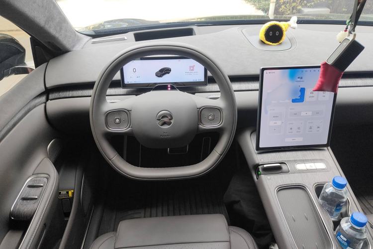 Used Nio ET7 2024 75 kWh Executive Signature Edition Steering Wheel