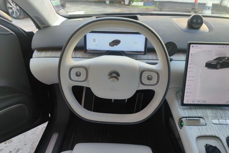 Used Nio ET7 2024 75 kWh Executive Edition Steering Wheel
