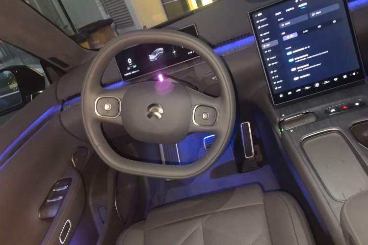 Used Nio ET7 2024 75 kWh Executive Signature Edition Steering Wheel