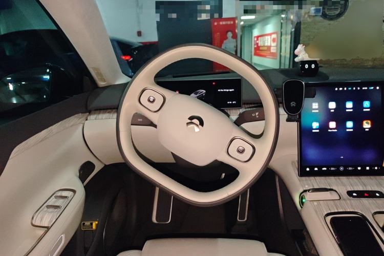 Used Nio ET7 2024 75 kWh Executive Signature Edition Steering Wheel