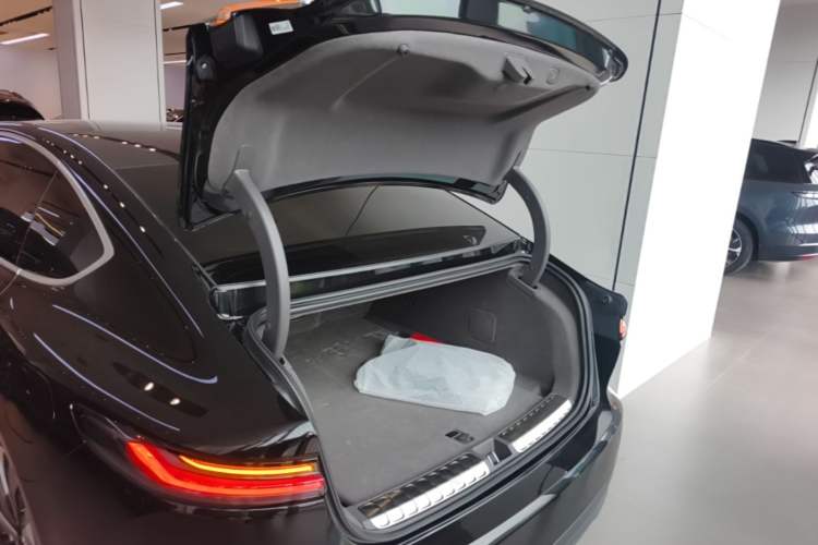 Used Nio ET7 2024 75 kWh Executive Signature Edition Trunk
